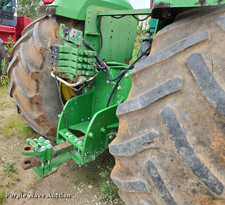 image for item DU6786 2001 John Deere 9300 4WD tractor