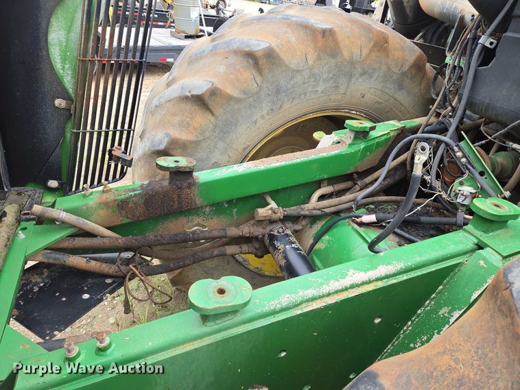 image for item DU6786 2001 John Deere 9300 4WD tractor