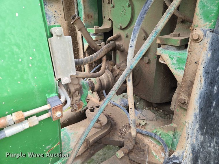 image for item DU6786 2001 John Deere 9300 4WD tractor