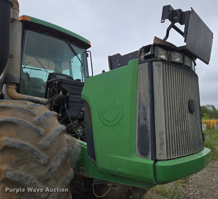 image for item DU6786 2001 John Deere 9300 4WD tractor