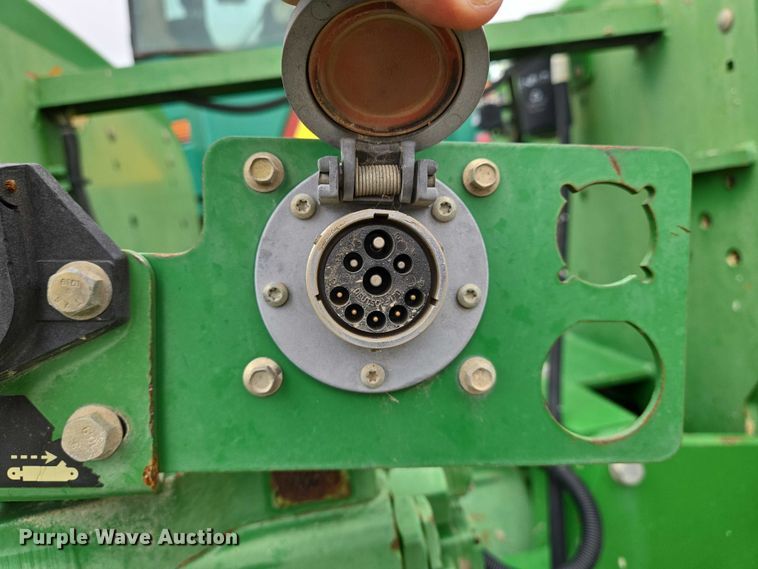 image for item DU6786 2001 John Deere 9300 4WD tractor