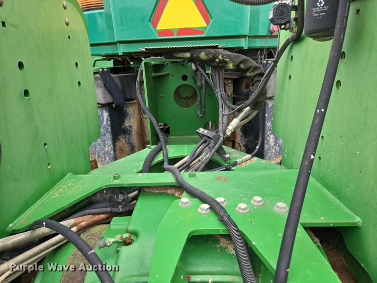 image for item DU6786 2001 John Deere 9300 4WD tractor