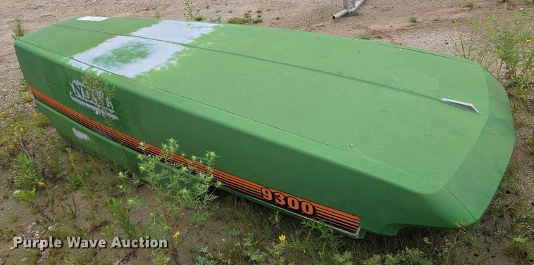 image for item DU6786 2001 John Deere 9300 4WD tractor