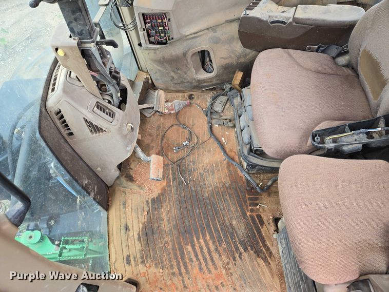 image for item DU6786 2001 John Deere 9300 4WD tractor