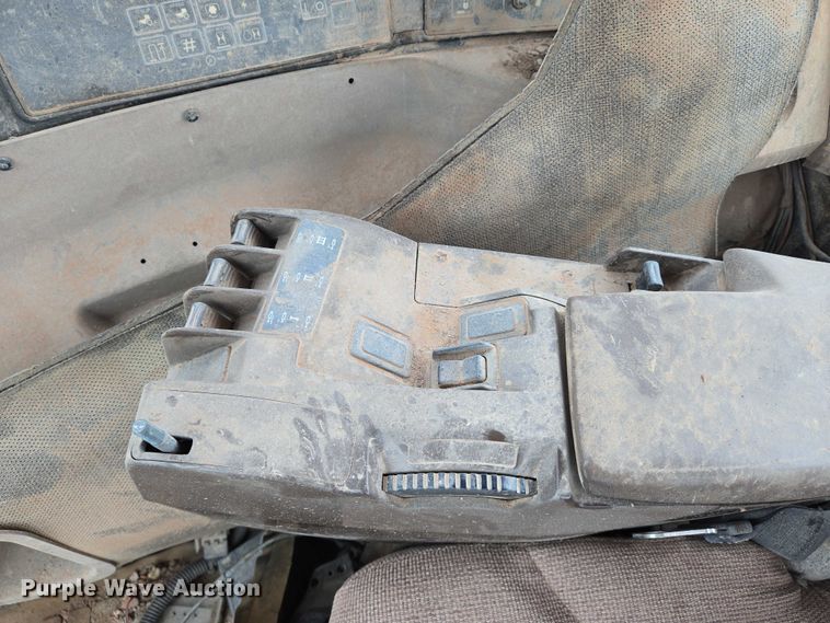 image for item DU6786 2001 John Deere 9300 4WD tractor