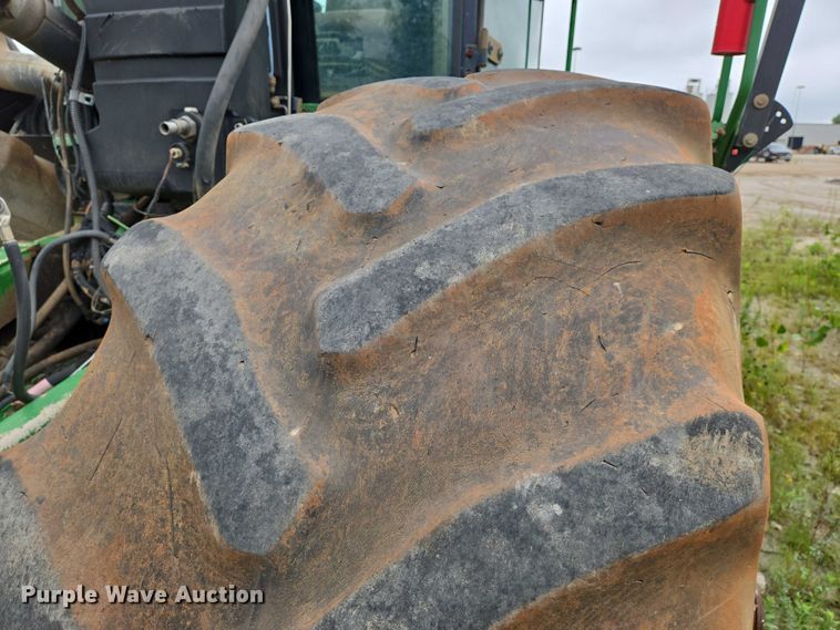 image for item DU6786 2001 John Deere 9300 4WD tractor