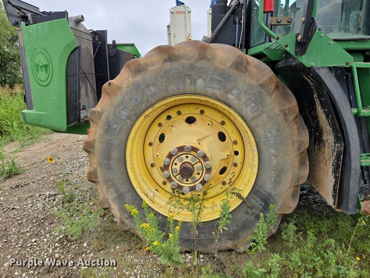 image for item DU6786 2001 John Deere 9300 4WD tractor