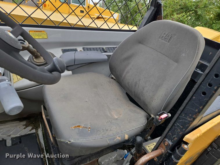 image for item DU6787 2006 Caterpillar TH460B telehandler