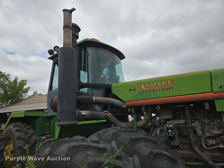 image for item DU6795 John Deere 8570 4WD tractor