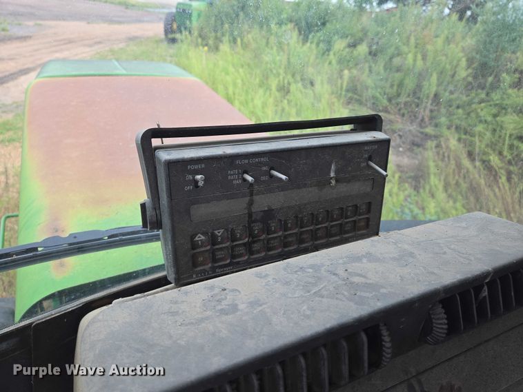 image for item DU6795 John Deere 8570 4WD tractor