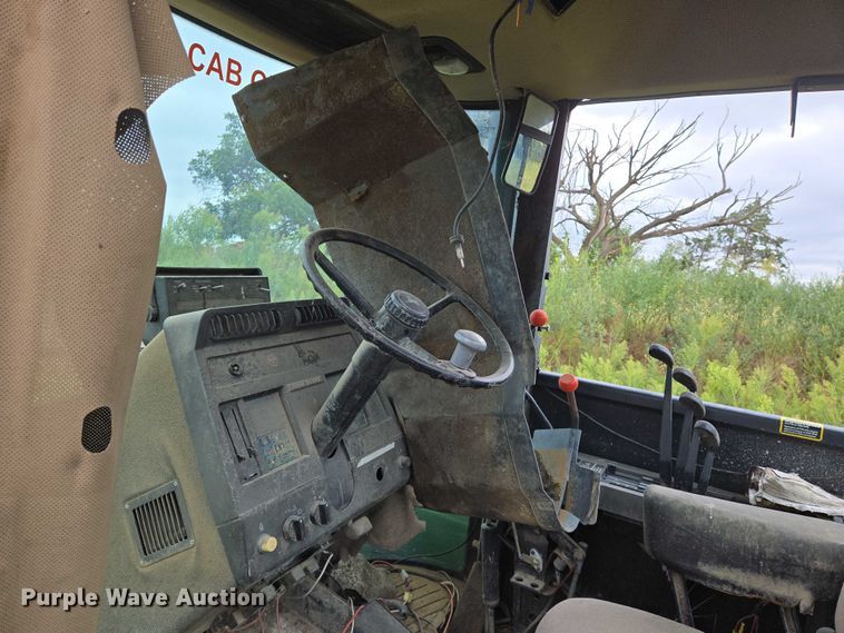 image for item DU6795 John Deere 8570 4WD tractor