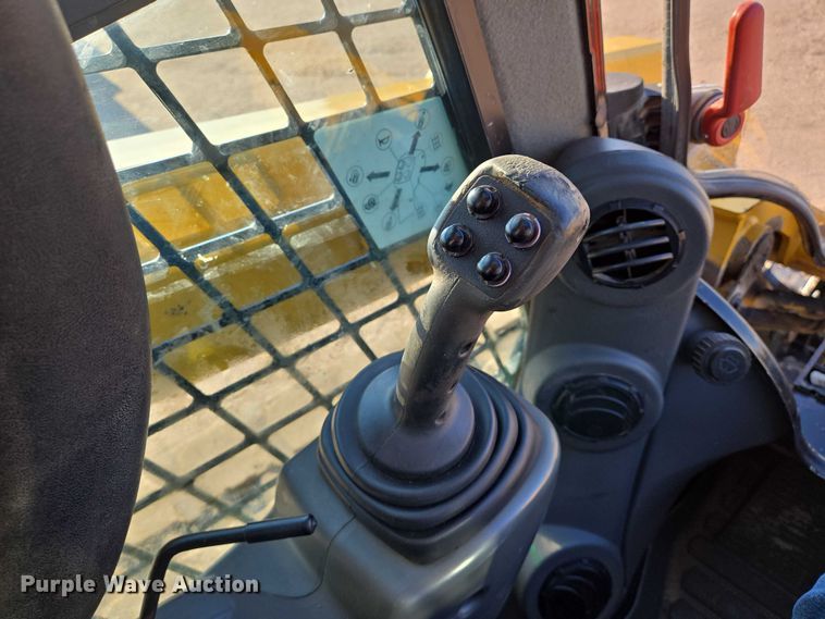 image for item DU6797 2015 Caterpillar 289D tracked skid steer loader