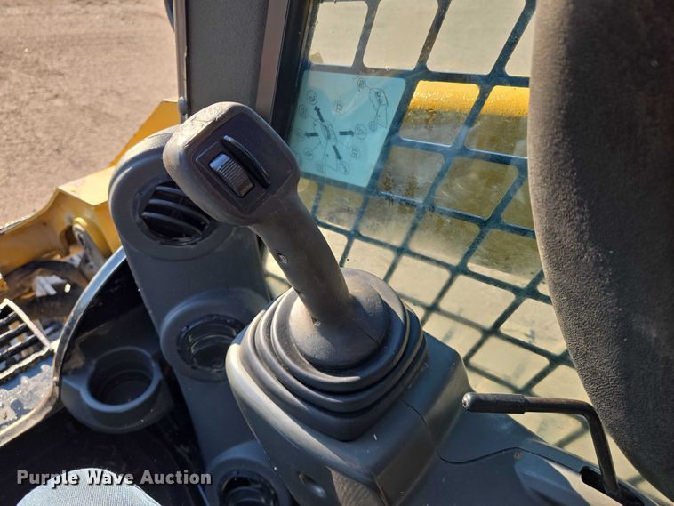 image for item DU6798 2016 Caterpillar 289D tracked skid steer loader