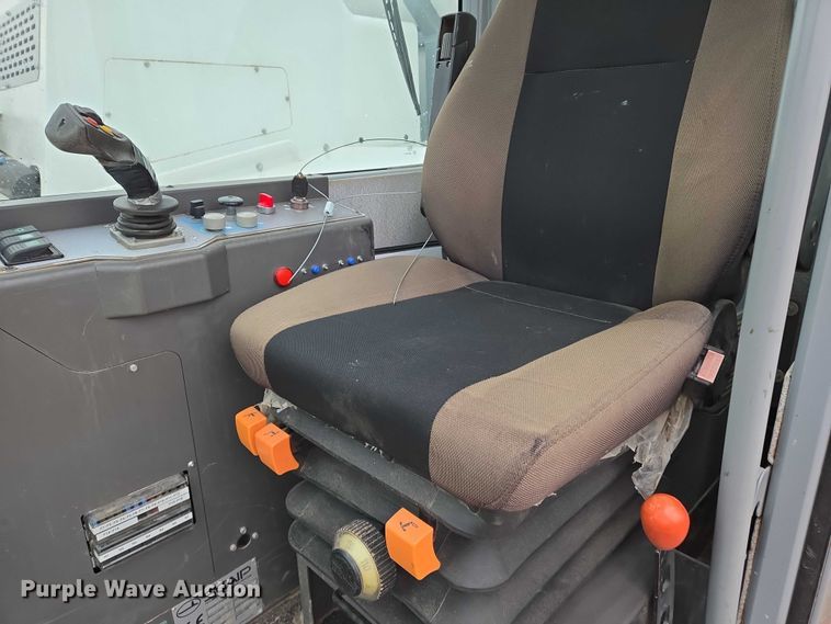 image for item DU6868 2020 Scaip SRT-180 DP track carrier