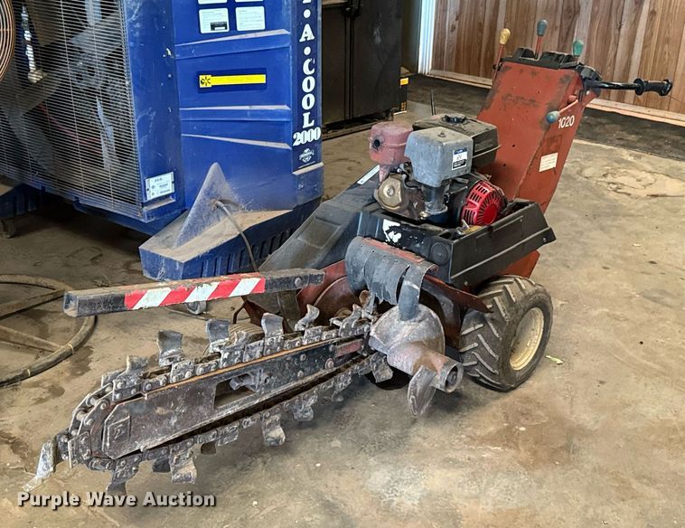 image for item DU9270 Ditch Witch 1020H trencher