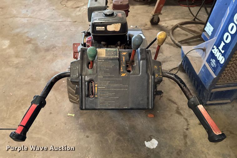 image for item DU9270 Ditch Witch 1020H trencher