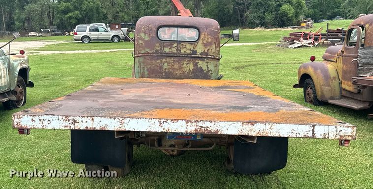 image for item DU9826 Chevrolet flatbed pickup truck