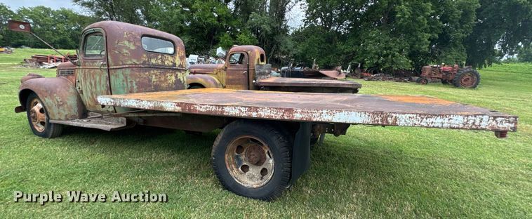 image for item DU9826 Chevrolet flatbed pickup truck