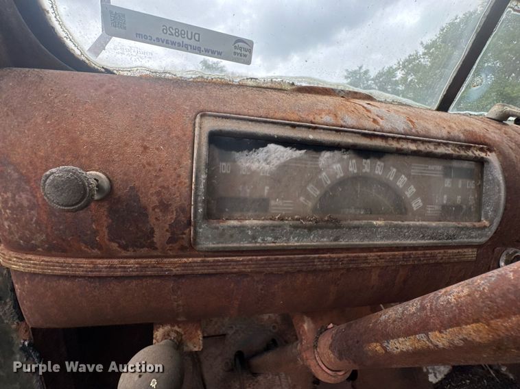 image for item DU9826 Chevrolet flatbed pickup truck