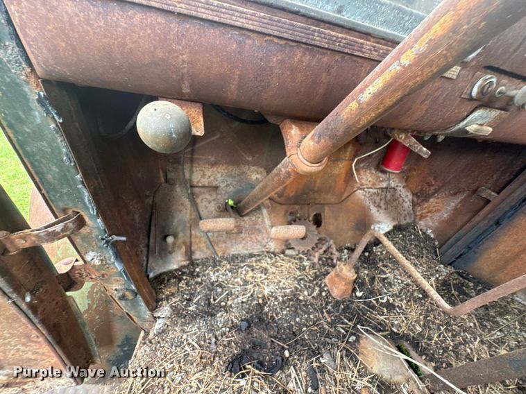 image for item DU9826 Chevrolet flatbed pickup truck