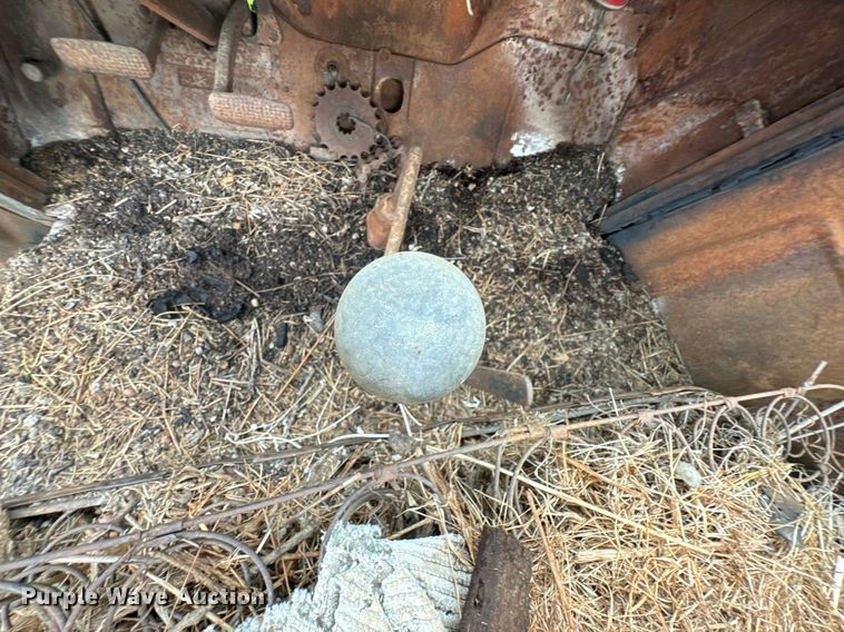 image for item DU9826 Chevrolet flatbed pickup truck