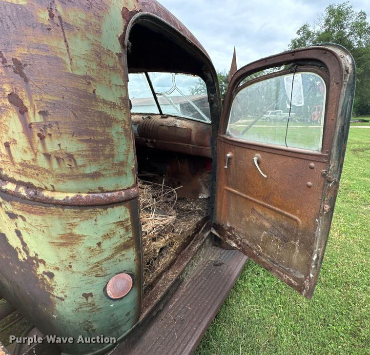 image for item DU9826 Chevrolet flatbed pickup truck