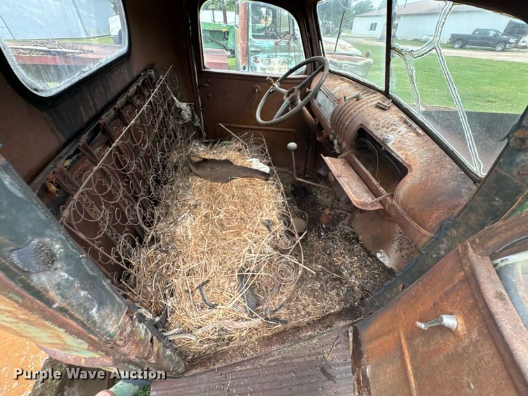 image for item DU9826 Chevrolet flatbed pickup truck