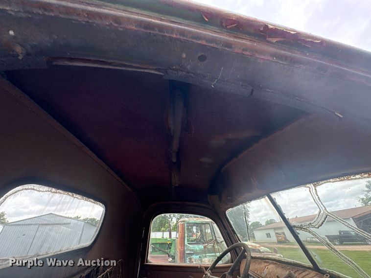 image for item DU9826 Chevrolet flatbed pickup truck