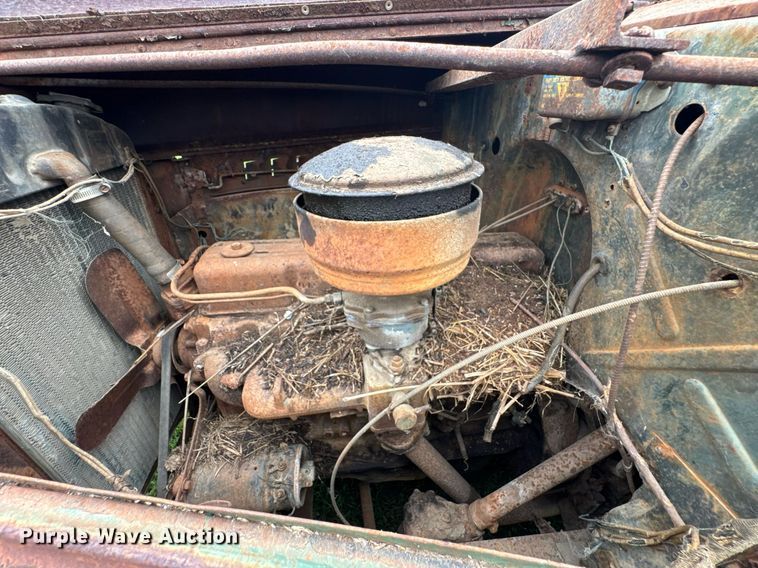 image for item DU9826 Chevrolet flatbed pickup truck