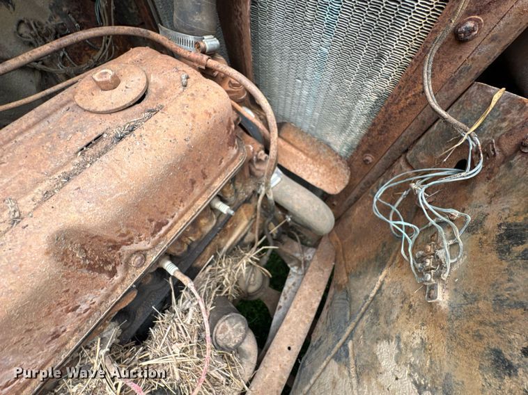 image for item DU9826 Chevrolet flatbed pickup truck