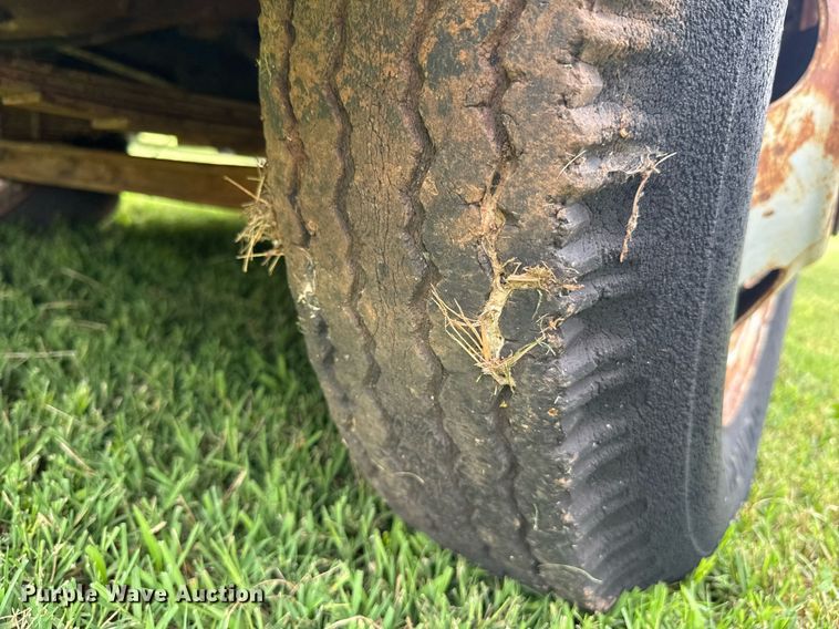 image for item DU9826 Chevrolet flatbed pickup truck