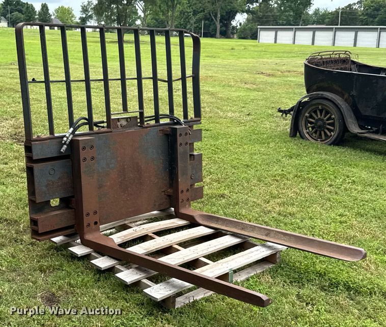 image for item DU9829 1990 John Harder CLS telehandler forks