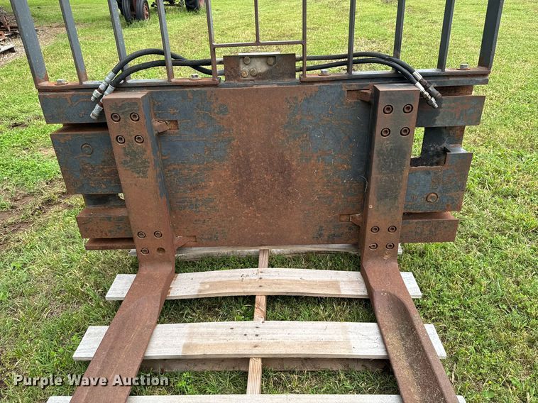 image for item DU9829 1990 John Harder CLS telehandler forks