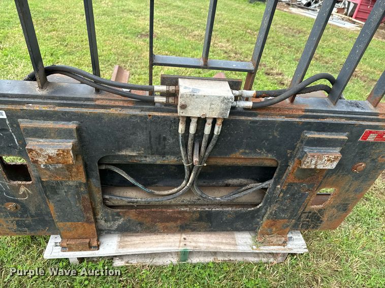 image for item DU9829 1990 John Harder CLS telehandler forks