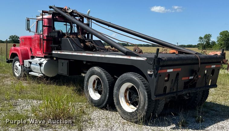 image for item DU9940 1976 Mack RW613 winch truck