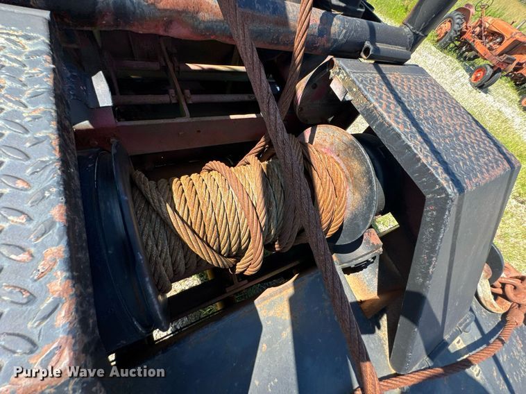 image for item DU9940 1976 Mack RW613 winch truck