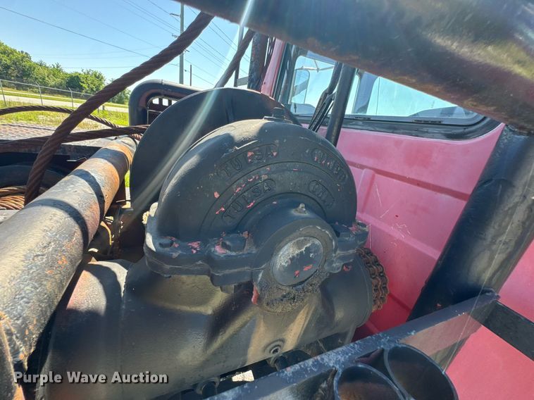 image for item DU9940 1976 Mack RW613 winch truck