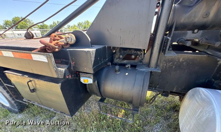 image for item DU9940 1976 Mack RW613 winch truck