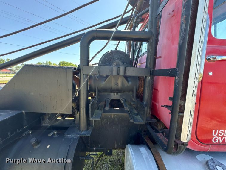 image for item DU9940 1976 Mack RW613 winch truck