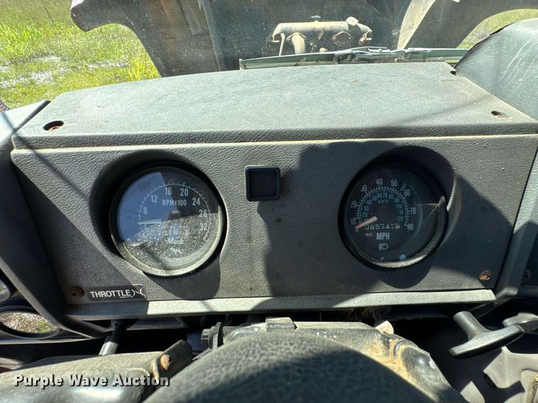 image for item DU9940 1976 Mack RW613 winch truck