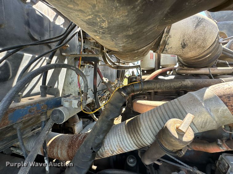 image for item DU9940 1976 Mack RW613 winch truck