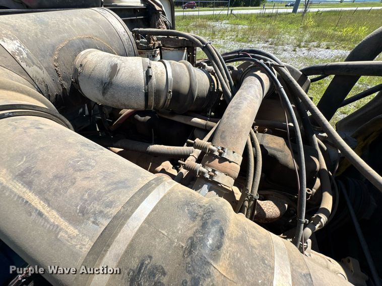 image for item DU9940 1976 Mack RW613 winch truck