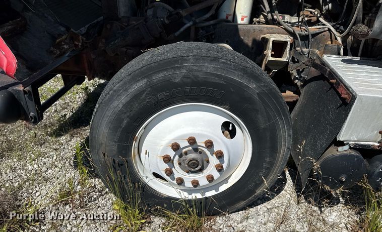 image for item DU9940 1976 Mack RW613 winch truck