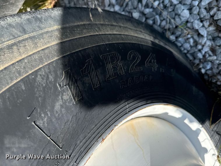 image for item DU9940 1976 Mack RW613 winch truck