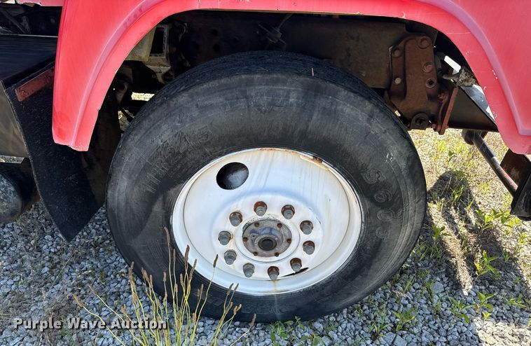 image for item DU9940 1976 Mack RW613 winch truck