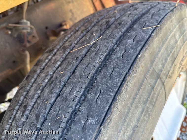 image for item DU9940 1976 Mack RW613 winch truck