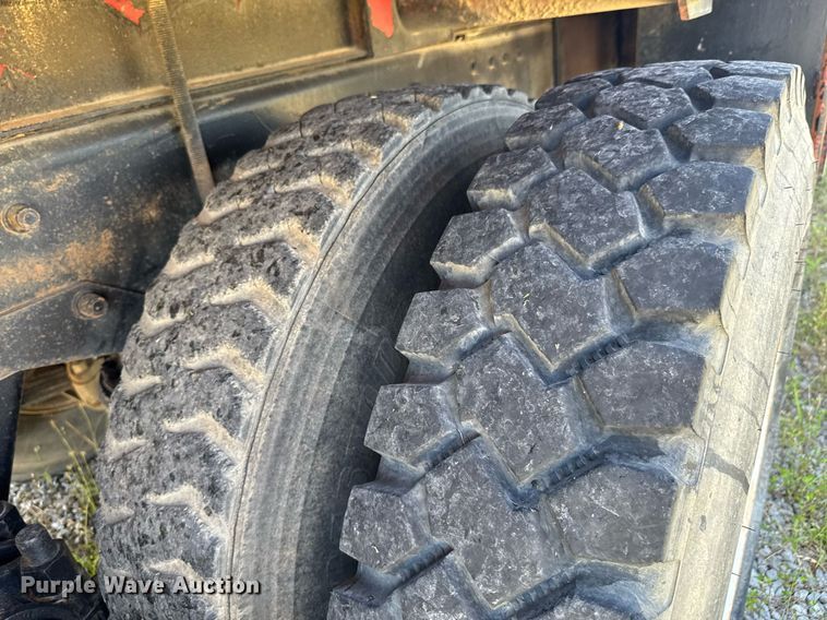 image for item DU9940 1976 Mack RW613 winch truck