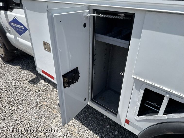 image for item DW5123 2012 Ford F550 utility / service truck