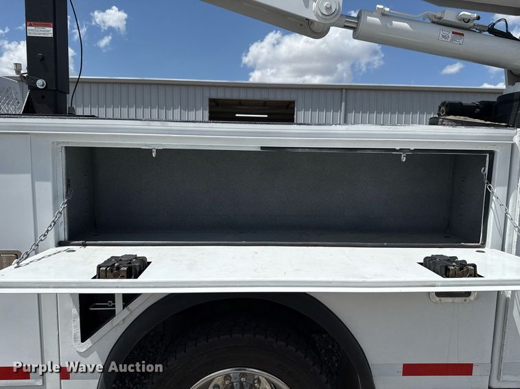 image for item DW5123 2012 Ford F550 utility / service truck