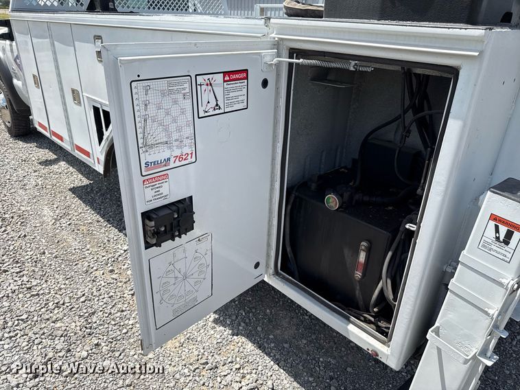 image for item DW5123 2012 Ford F550 utility / service truck